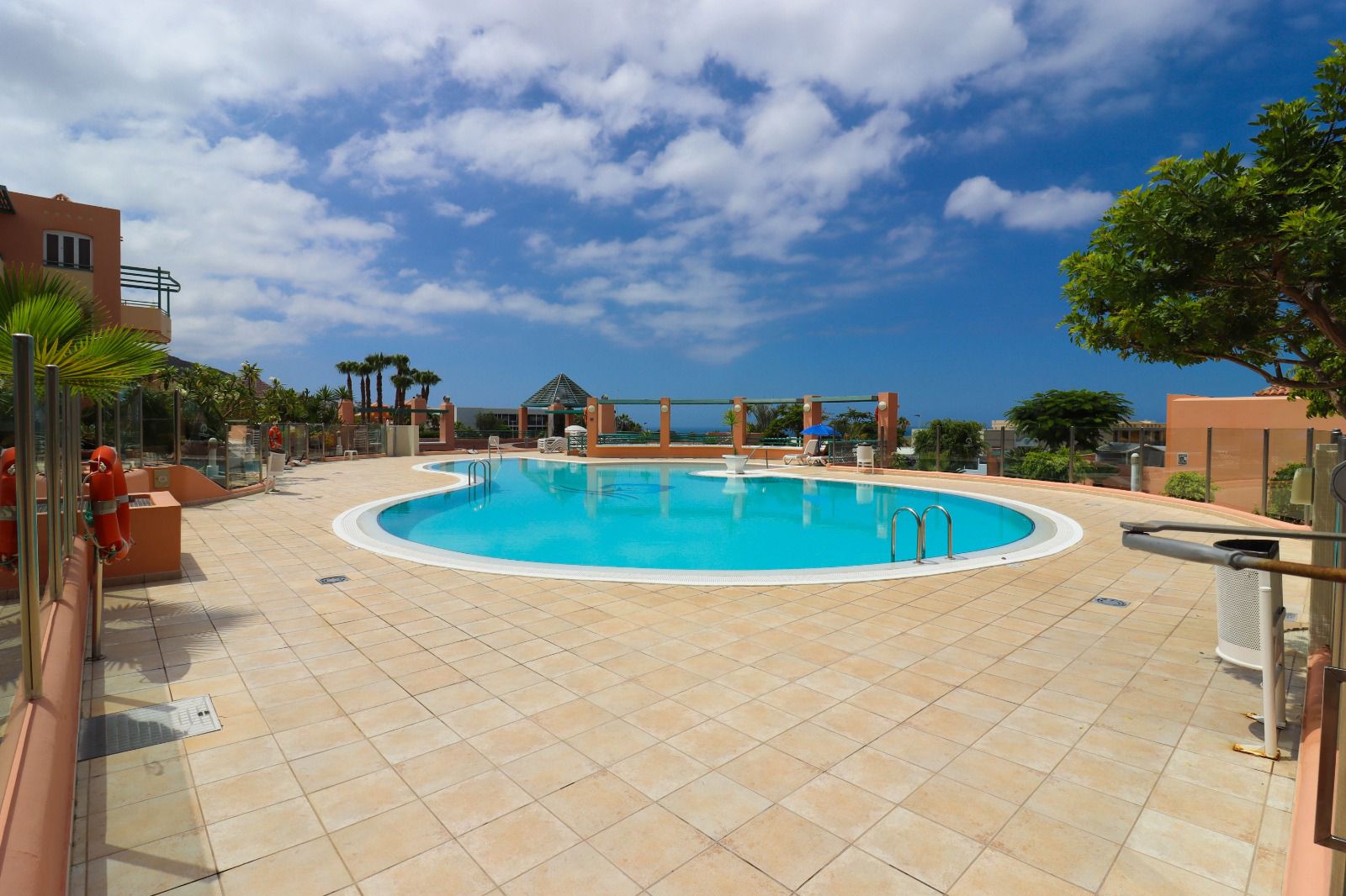 Beautiful outdoor pool with sea views in Costa Adeje, Los Almendros apartment complex